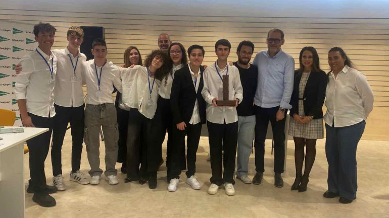 Intenso cambio de opiniones sobre la democracia digital en el IV Aula de Debate