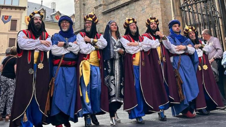 Los Moros y Cristianos de Elche vuelven a Jaca para las Fiestas del Primer Viernes de Mayo