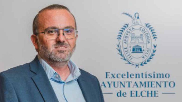 Pablo Ruz cesa al pedáneo de Los Arenales del Sol, Alejandro García Raduán, tras una denuncia por presunto acoso sexual