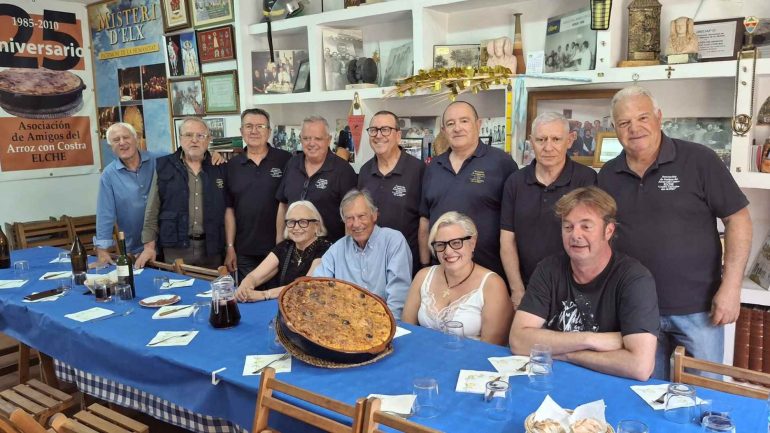 La Fundación Salud Infantil con los Amigos del Arroz con Costra