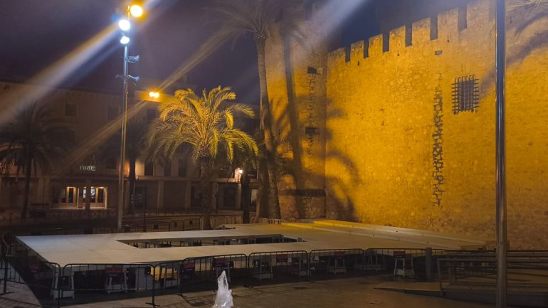 Preparando la presentación de candidatas para Reinas y Damas de las Fiestas de Elche
