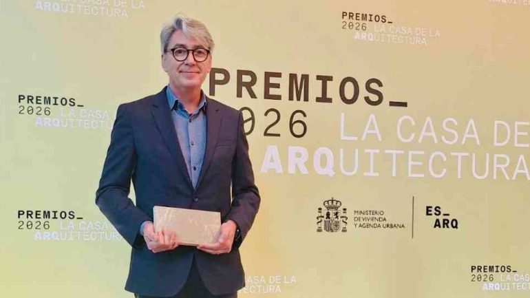 El arquitecto ilicitano, Antonio Maciá, finalista de los Premios Casa de la Arquitectura 2026 del Ministerio de Vivienda