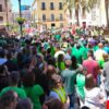 La plaça de Baix se queda pequeña para acoger la gran participación en la manifestación de educación