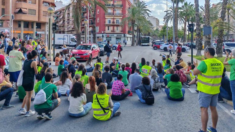 Segundo día de huelga indefinida en educación y continúan las movilizaciones