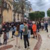 Concentración de familias respaldando la huelga indefinida en educación