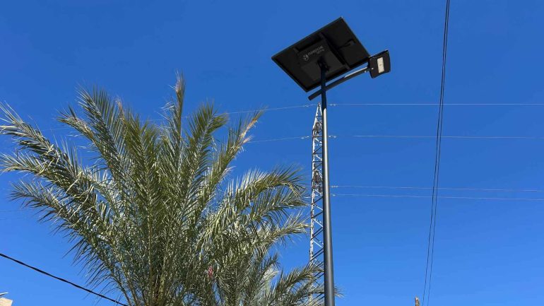 Nuevas farolas en Peña las Águilas, la mayor parte de energía solar