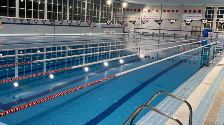 Licitan el servicio de socorrismo de las piscinas municipales cubiertas de Elche por 142.000 euros al año