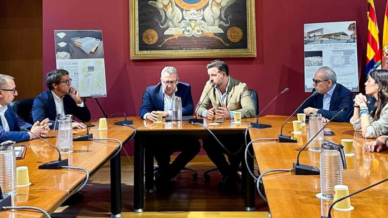 Nuevos pasos para el Palacio de Congresos de Elche, aunque sin concretar fechas