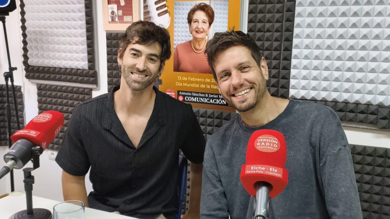Papalien presenta sus canciones en El Aperitivo de Versión Radio