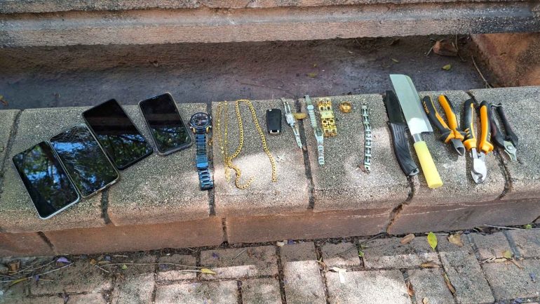 Dos detenidos por intentar robar una cadena que una persona llevaba en el cuello