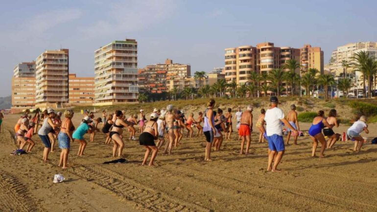 Vuelve el programa «Enforma al Aire Libre» y en julio y agosto las actividades deportivas en las playas