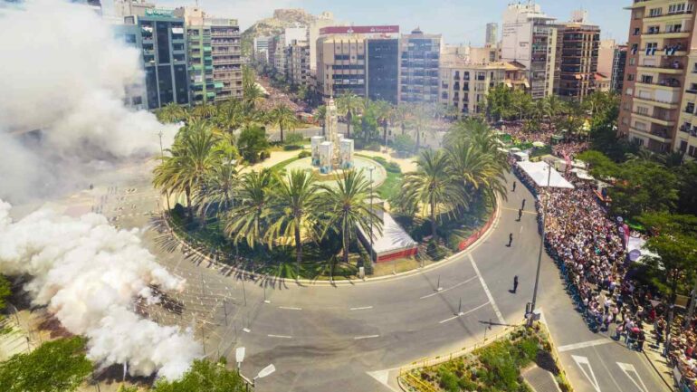 El presidente de la Federació de Fogueres de Sant Joan invita a disfrutar de las fiestas de Alicante