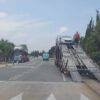 Denuncian que siguen proliferando campas junto al aeropuerto y hay problemas con los camiones que llevan los coches