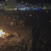 Santa Pola. Animada noche de San Juan con hogueras en Gran Playa y Levante