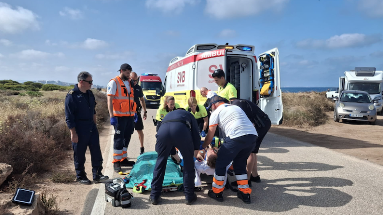 Trasladan en helicóptero al Hospital General a un parapentista que sufrió una caída en El Carabassí