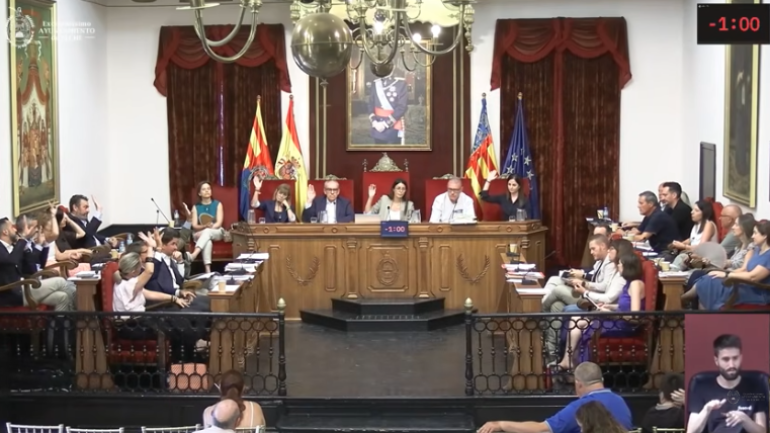 Pleno municipal de Elche: mociones de corrupción y LGTBIQ+