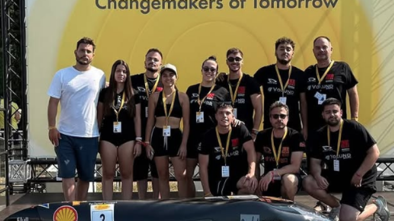 El «Dátil’26» de la UMH queda segundo en la competición Shell Eco Marathon Europe and Africa