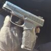 Detenido por amenazar con un arma de fuego a varias personas en establecimientos de la calle Filtet de Fora