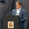 Santa Pola. El diputado provincial y concejal de Elche, Juan de Dios Navarro, pregona las Fiestas de Playa Lisa y Tamarit