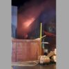 Santa Pola. El incendio en una nave industrial moviliza a bomberos de Elche, Crevillent, Torrevieja y San Vicente
