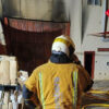 Santa Pola. El incendio en una nave industrial moviliza a bomberos de Elche, Crevillent, Torrevieja y San Vicente