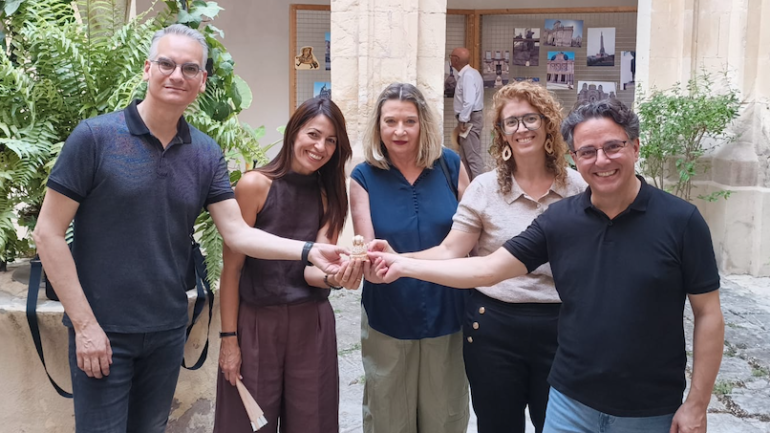 La exposición de #LaDamadeElcheViajera se puede visitar en Las Clarisas hasta el 23 de agosto