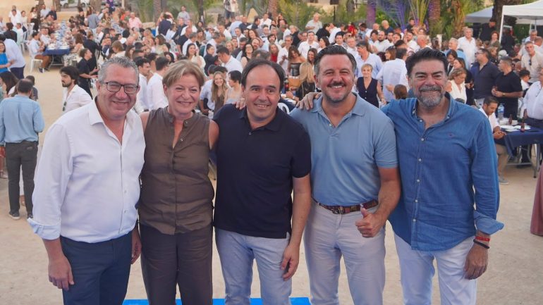 1.300 personas asisten en Elche a la cena de verano del PP de la provincia
