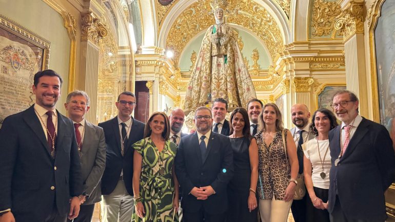 El nuevo presidente del Misteri se estrena con el viaje a Londres para la actuación de este viernes