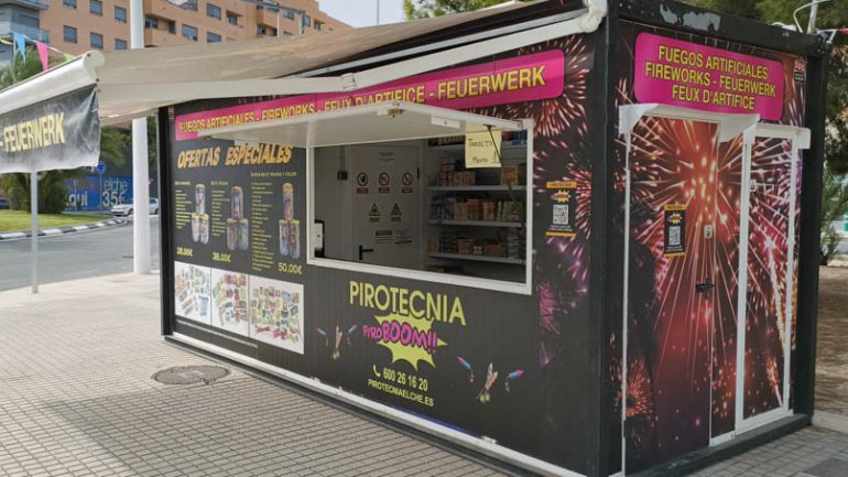 Comienza la venta de pirotecnia y los hospitales publican los trípticos con consejos para la Nit de l’Albà