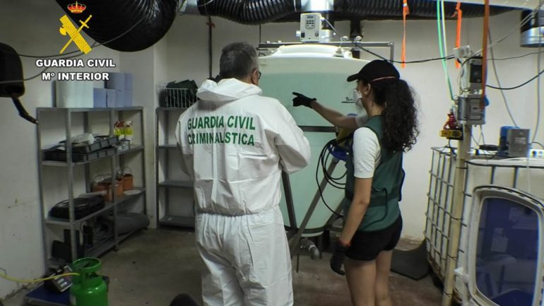 Una denuncia contra el cuidador de un matrimonio mayor acaba con el desmantelamiento de un laboratorio de drogas