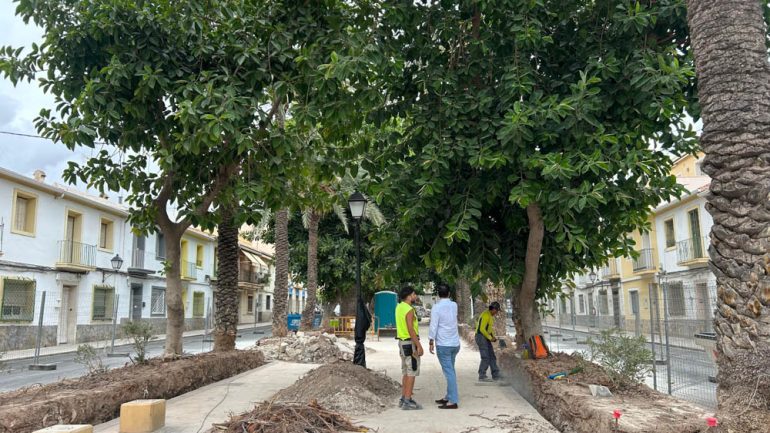 Se retoman las obras de las jardineras del Jardín Nieves Berenguer