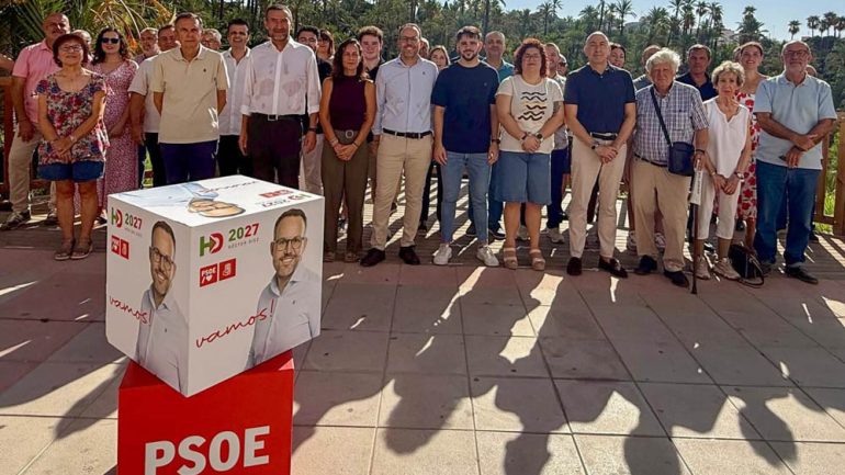 Héctor Díez se presenta a las primarias del PSOE con el respaldo de los cuatro exalcaldes, concejales y militantes