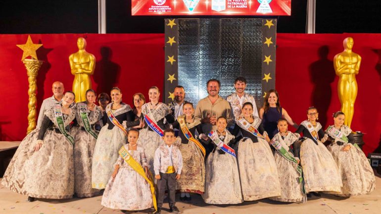 La Marina abre las Fiestas 2026 con el acto de imposición de bandas ambientado en los Óscar