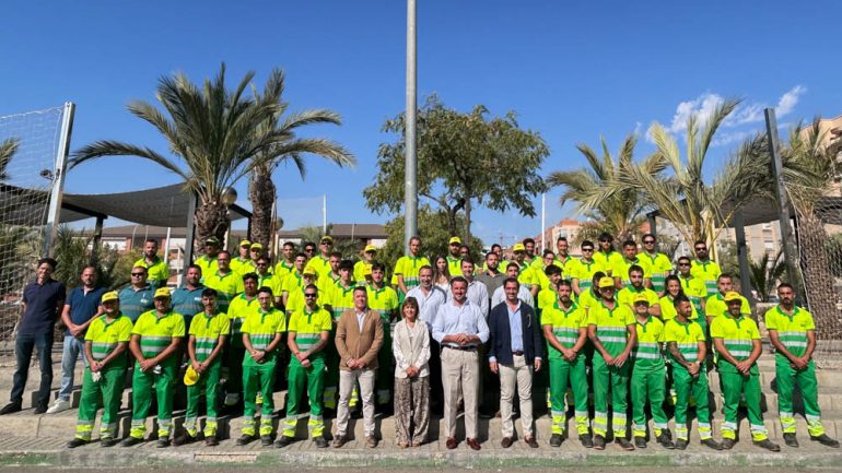 Una empresa externa al Ayuntamiento, con 70 trabajadores, se ocupará del cuidado de gran parte de los parques y jardines
