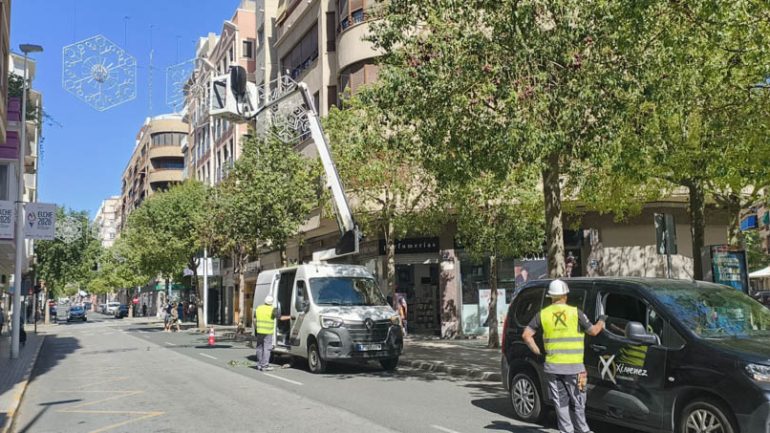 Comienza la instalación de la iluminación de Navidad