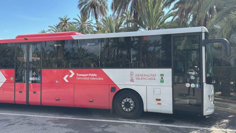 Reclaman mejoras en el servicio de autobús de Elche a la Universidad de Alicante