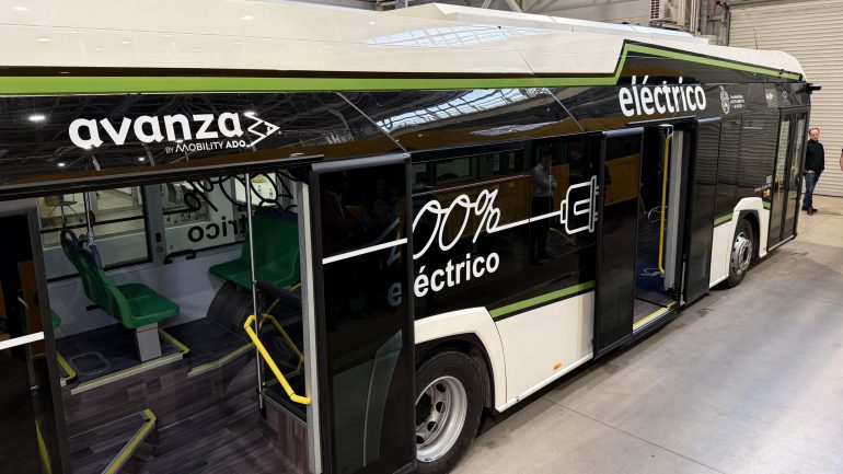Elche incorpora cuatro autobuses 100% eléctricos para las líneas A y C