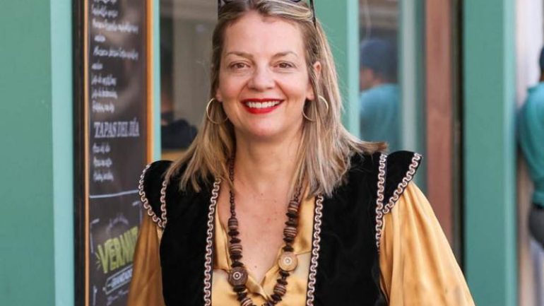 Rosa Martínez, de la Comparsa Piratas, primera mujer en presidir la Asociación de Moros y Cristianos de Elche